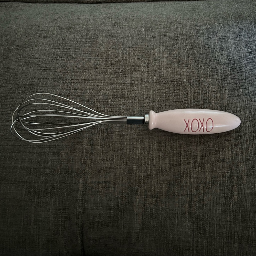 Rae Dunn ‘XOXO’ Light Pink Whisk (NWOT)